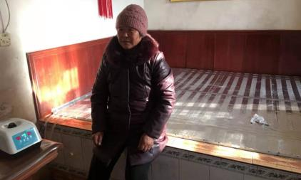 在清潔取暖的國家政策導向下，傳統燃煤、土炕正逐漸一種被稱為“水暖炕”的電加熱水循環取暖方式所替代。