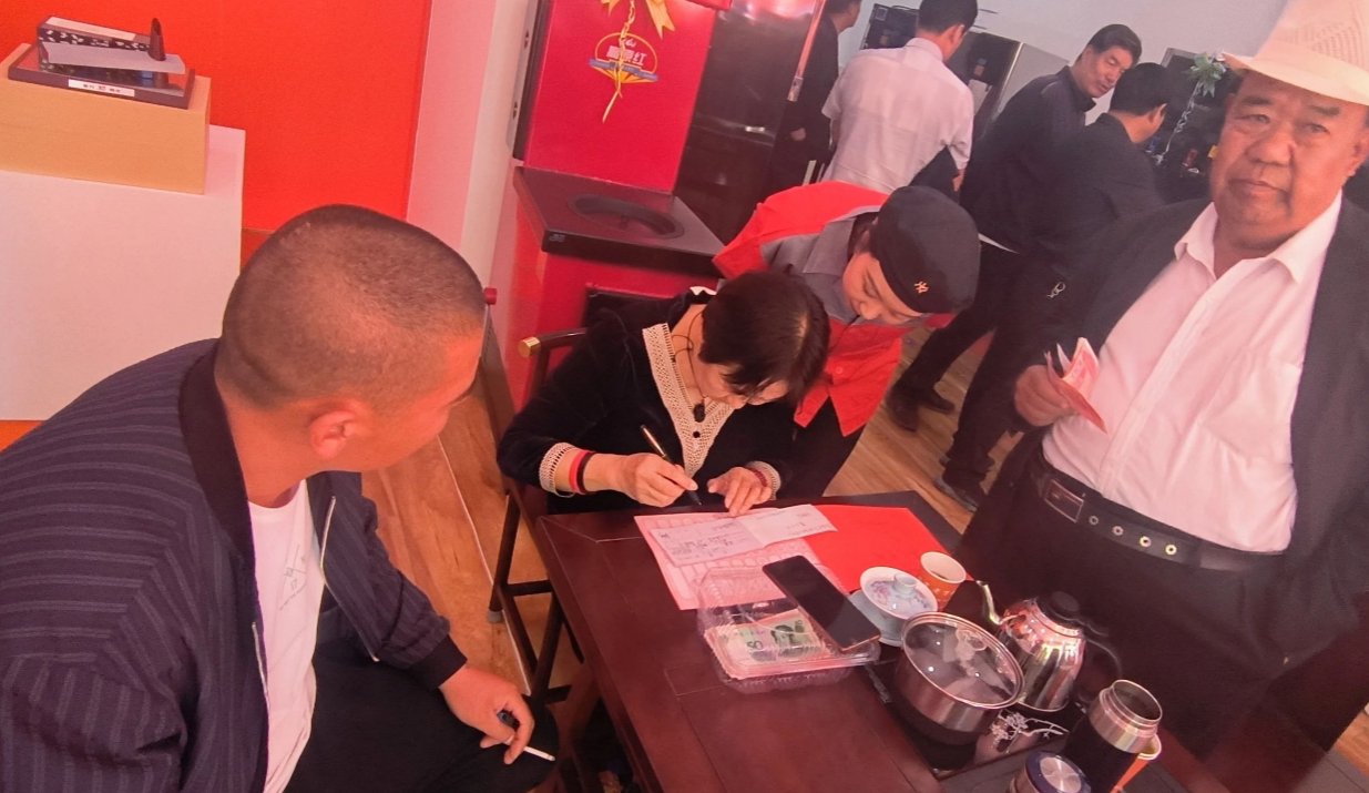深化市場布局，老萬甘肅康樂空氣能運(yùn)營中心盛大開業(yè)2