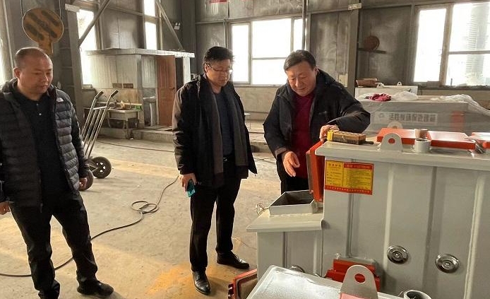 工作組察看喀左縣五家村戶用生物質爐具（配套暖氣+空調）及西溝門村小型生物質顆粒鍋爐